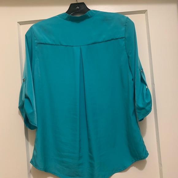 Green blouse - Picture 4 of 5